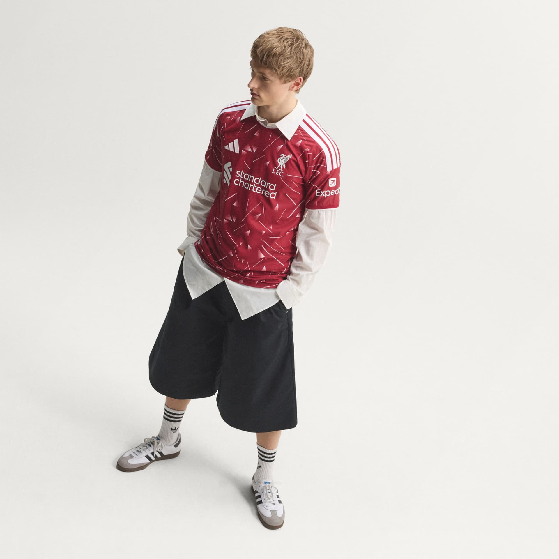 Liverpool 25/26 Away Jersey alternate